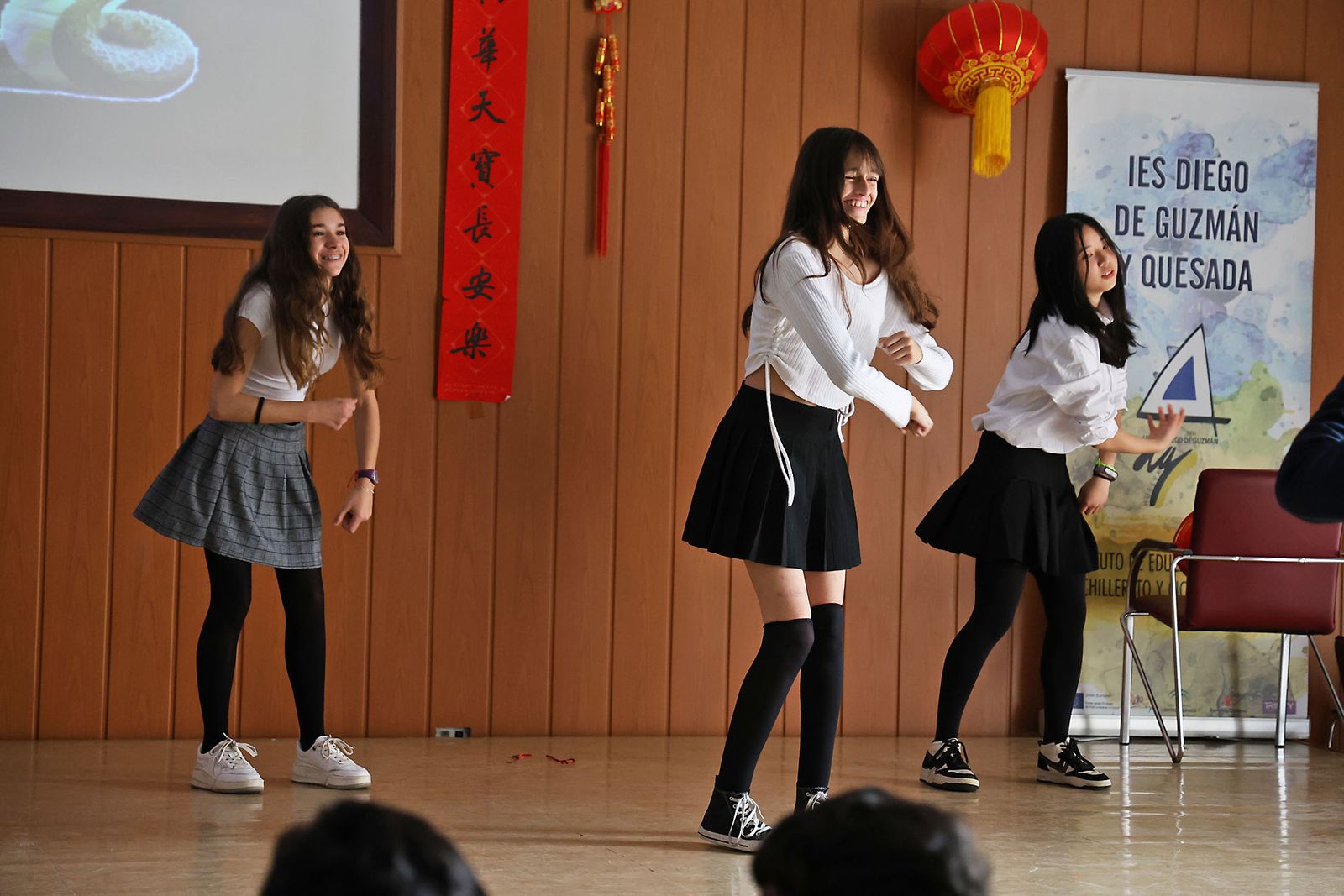 Imágenes de la celebración del Año Nuevo Chino de los alumnos del IES Diego de Guzmán y Quesada (el antiguo Femenino)