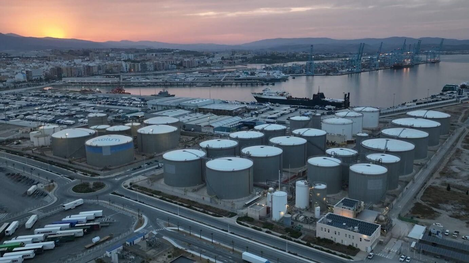Instalaciones industriales en el Puerto de Algeciras