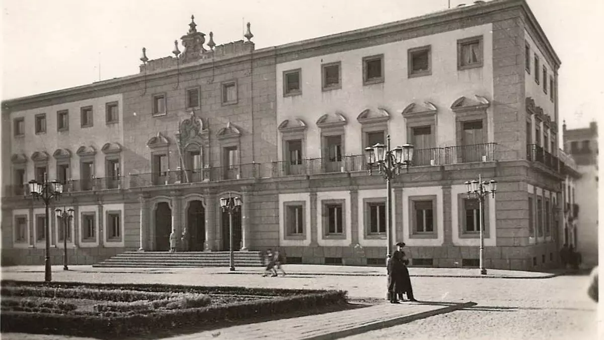 De antigua delegación de Hacienda a la nueva sede de la Junta en Huelva