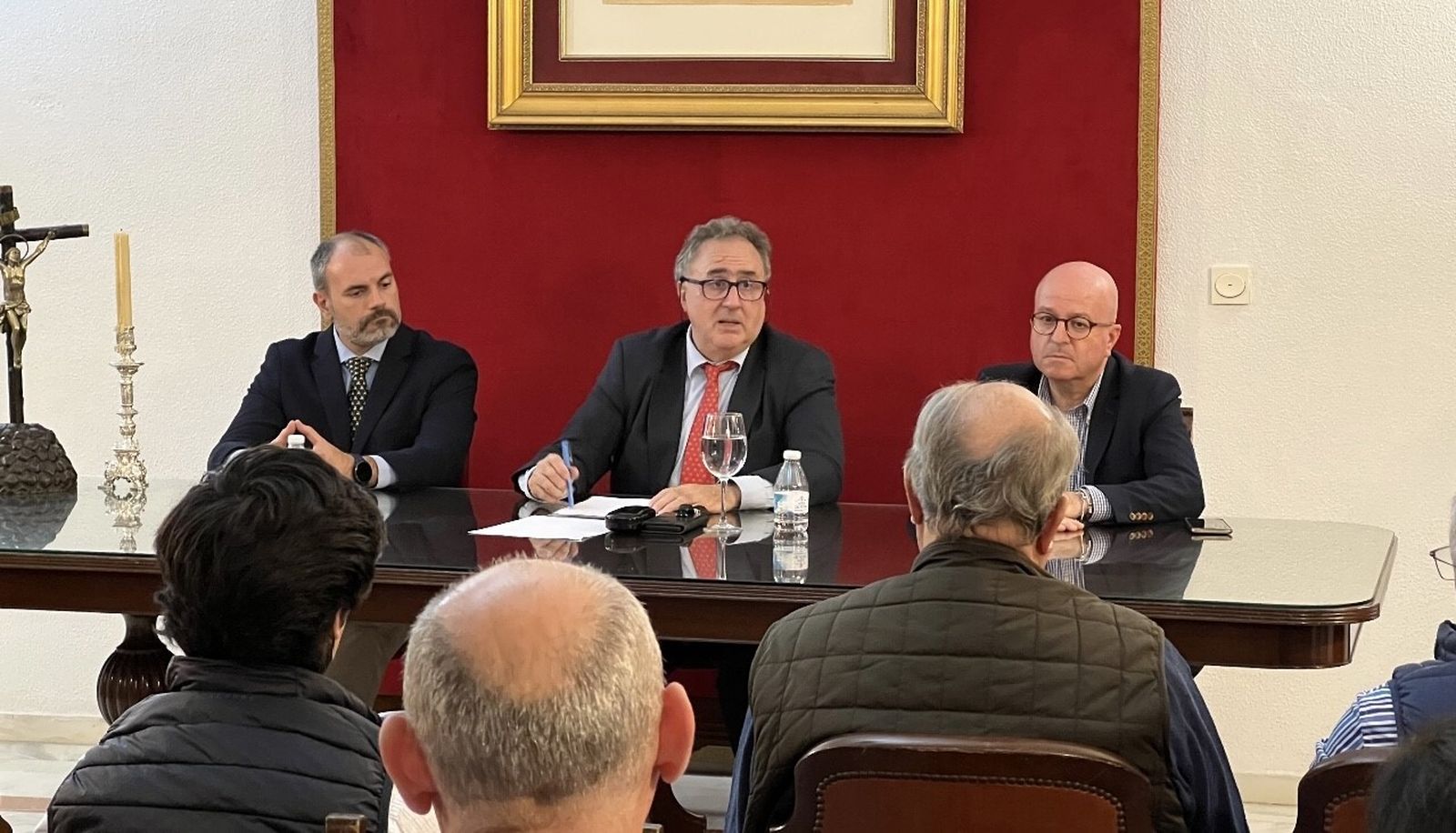 Alejandro Aguilar, José Alejandro del Valle y Enrique Víctor de Mora, en el ciclo ‘Cuestiones morales de nuestro tiempo’.