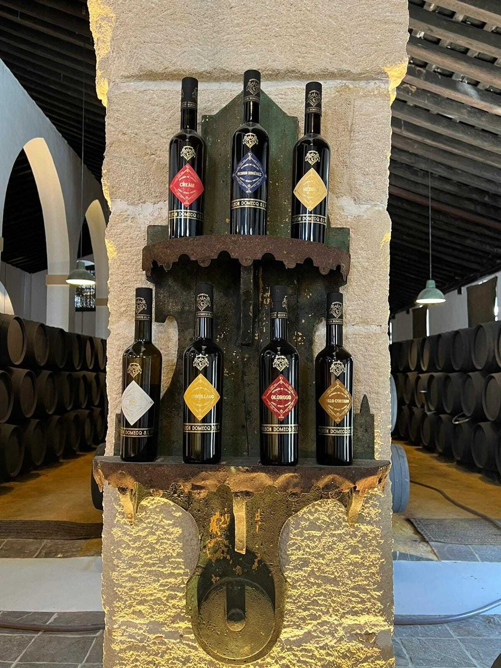 Detalle de las bodegas León Domecq, calle Justicia.