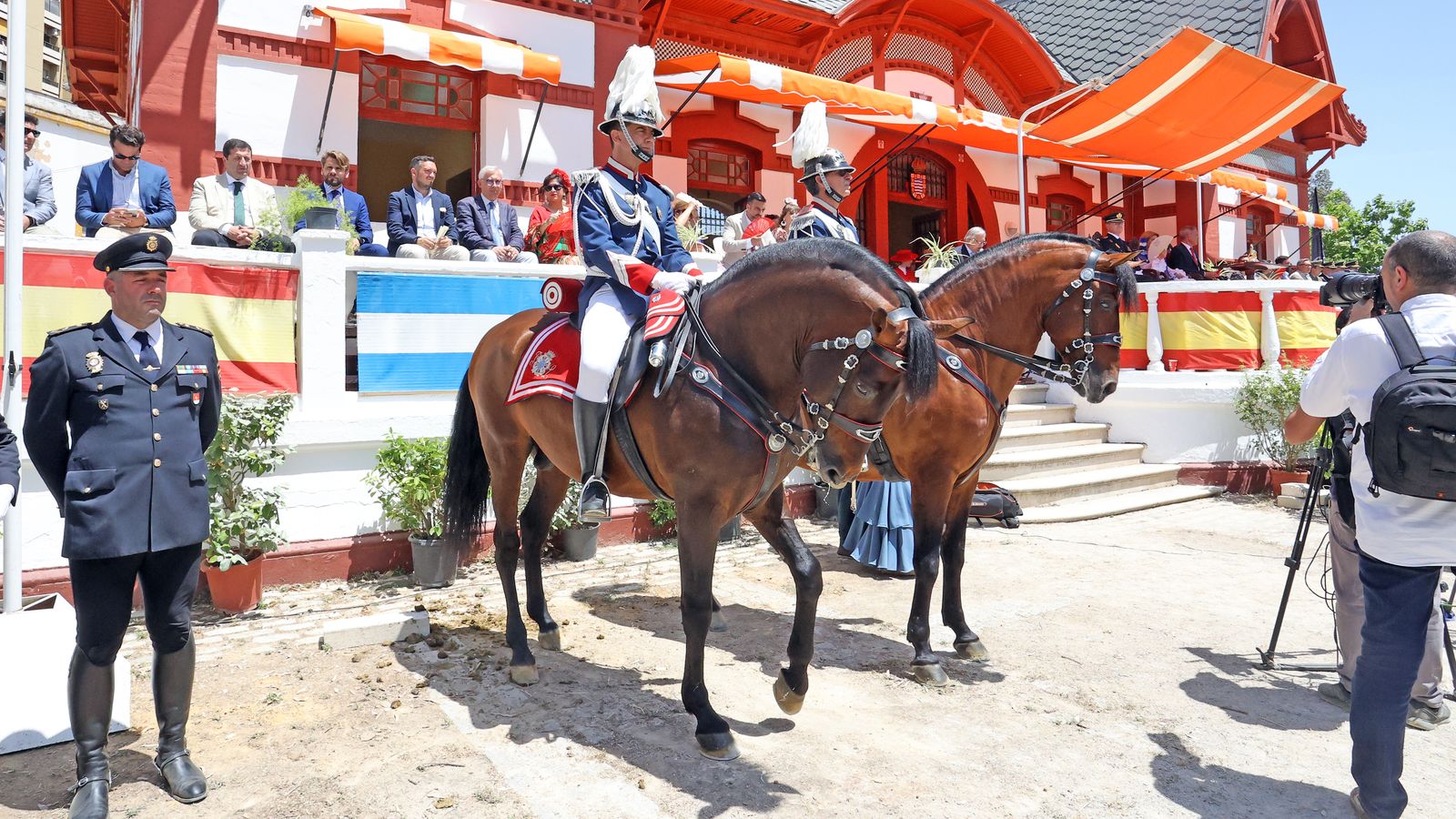 Entrega del Caballo de Oro en Jerez a la Unidad Especial de Caballería de la Policía Nacional.