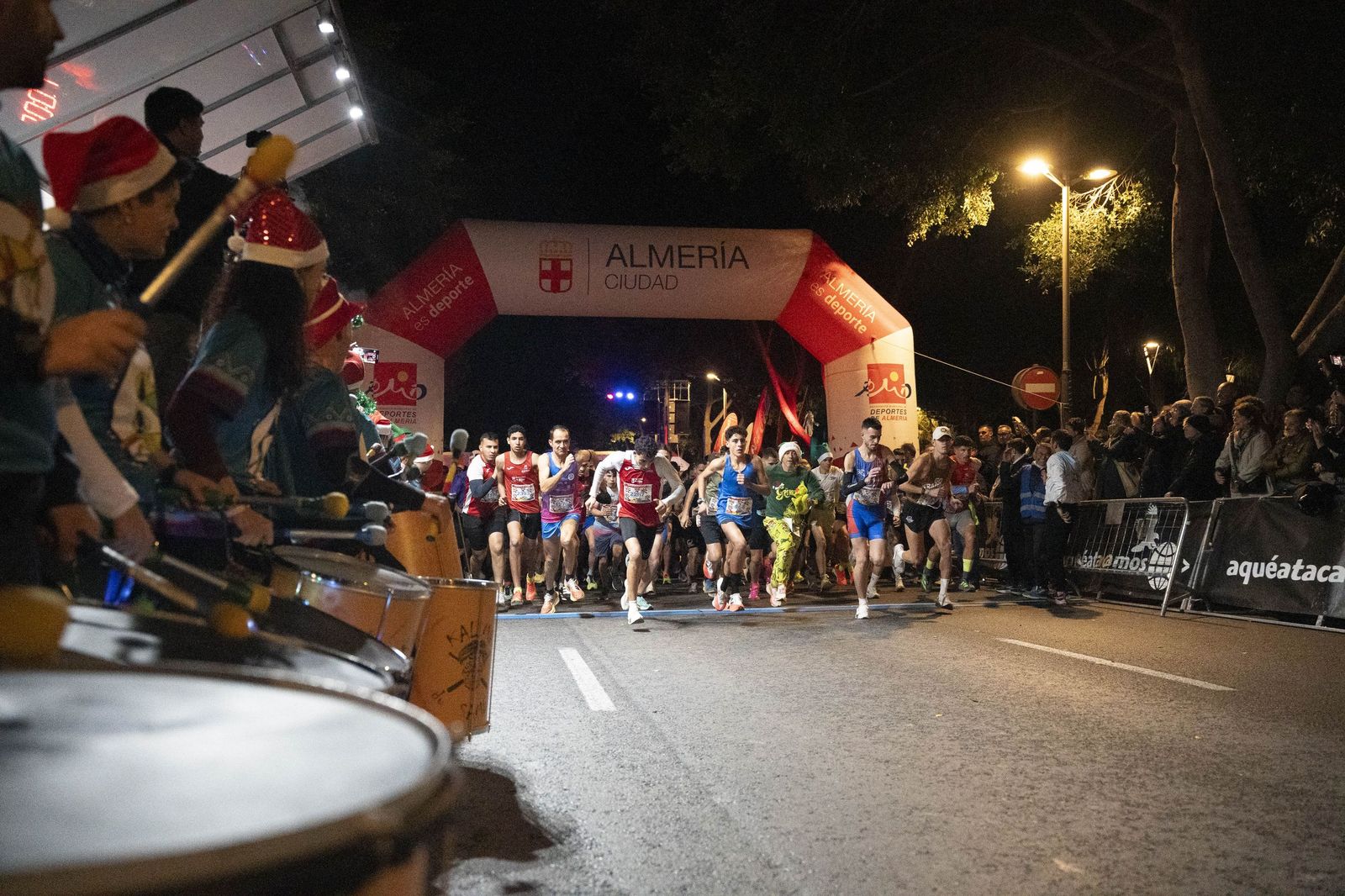 Almería corre y celebra su memoria olímpica en una San Silvestre de récord