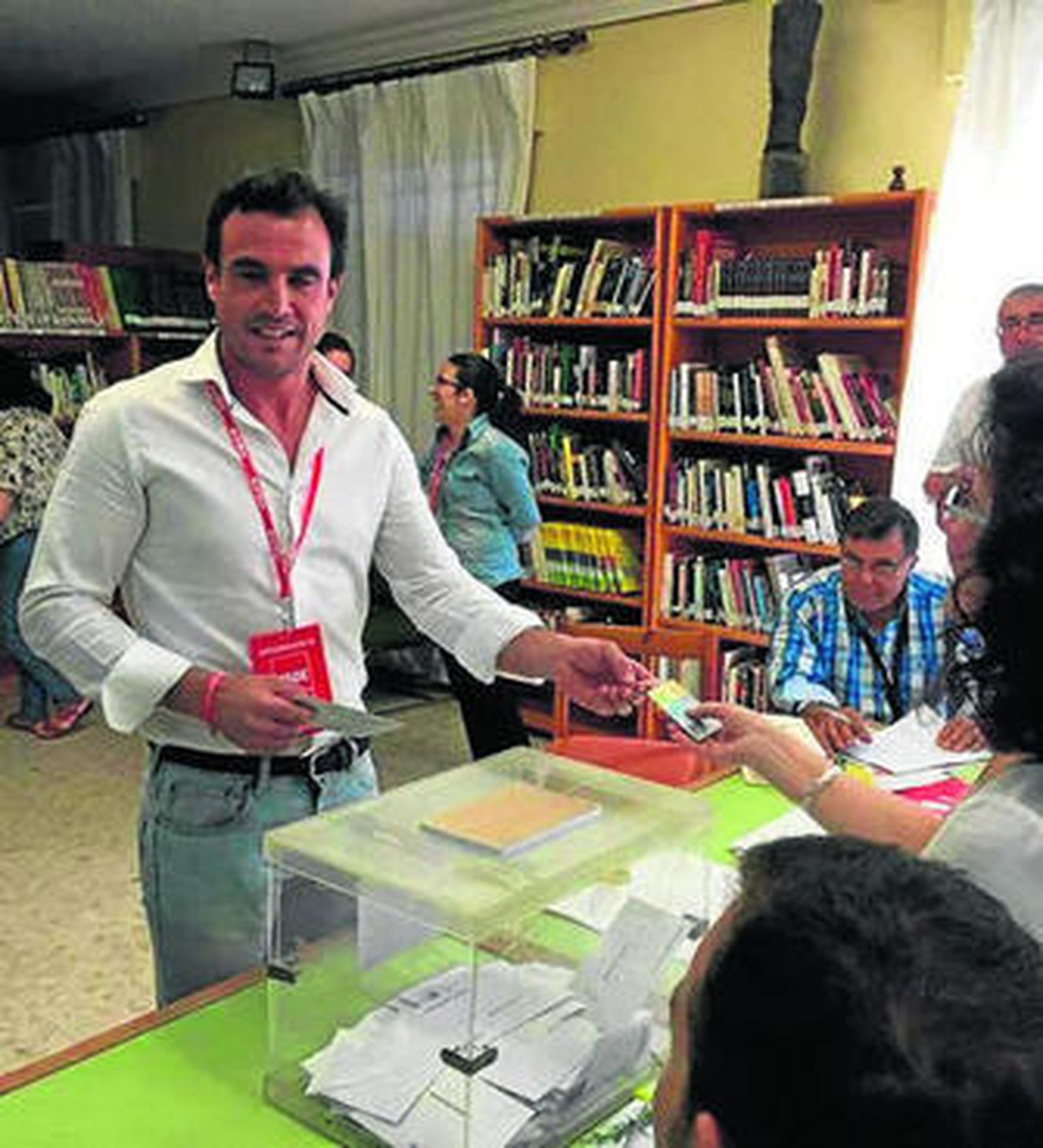 El socialista Rubén Rodríguez, el cabeza de la lista más votada en Bollullos.