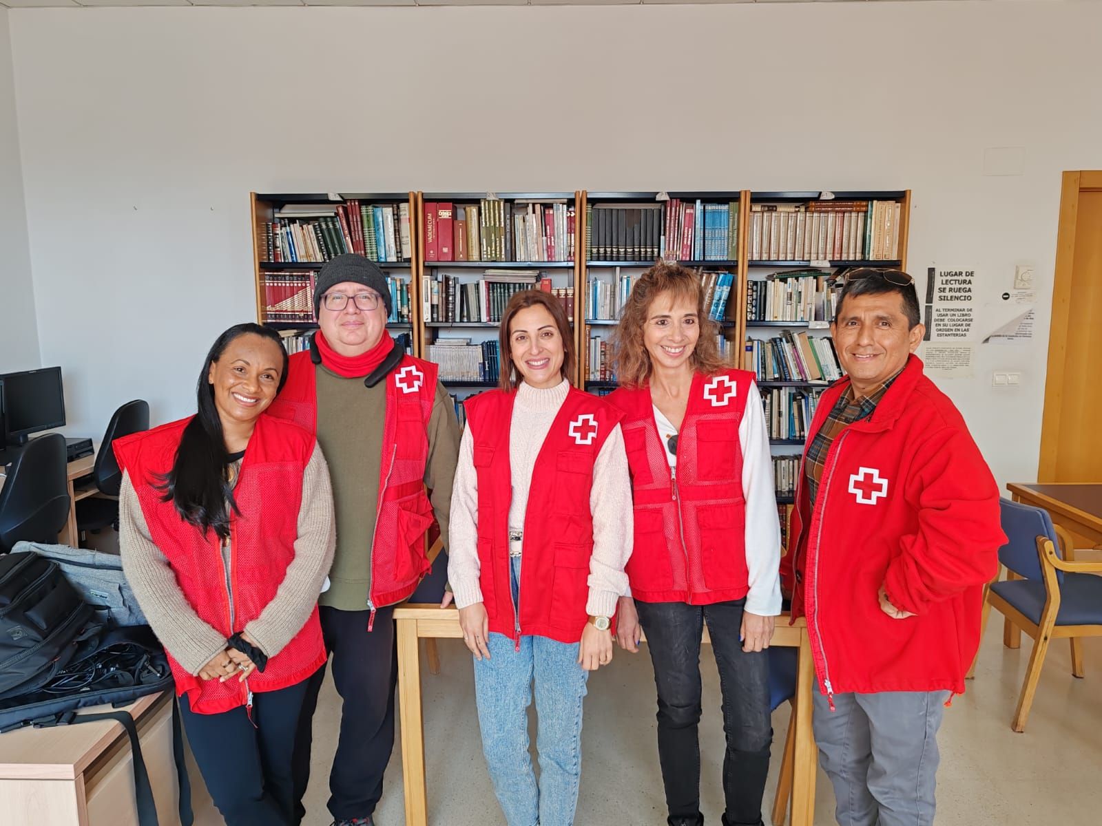 Personal de Cruz Roja Almería implicado en estos talleres por el Día de Internet