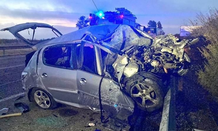 El PSOE denuncia el mal estado de la carretera que une Lora del Río con Carmona
