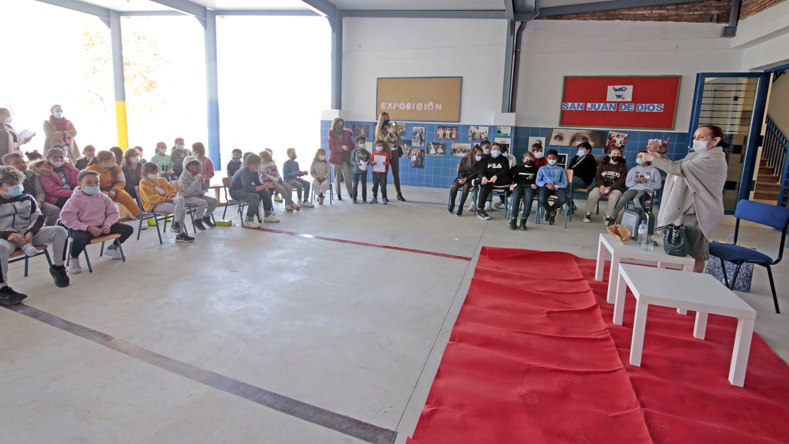 Angelita Gómez visita por el día del flamenco el colegio San Juan de Dios