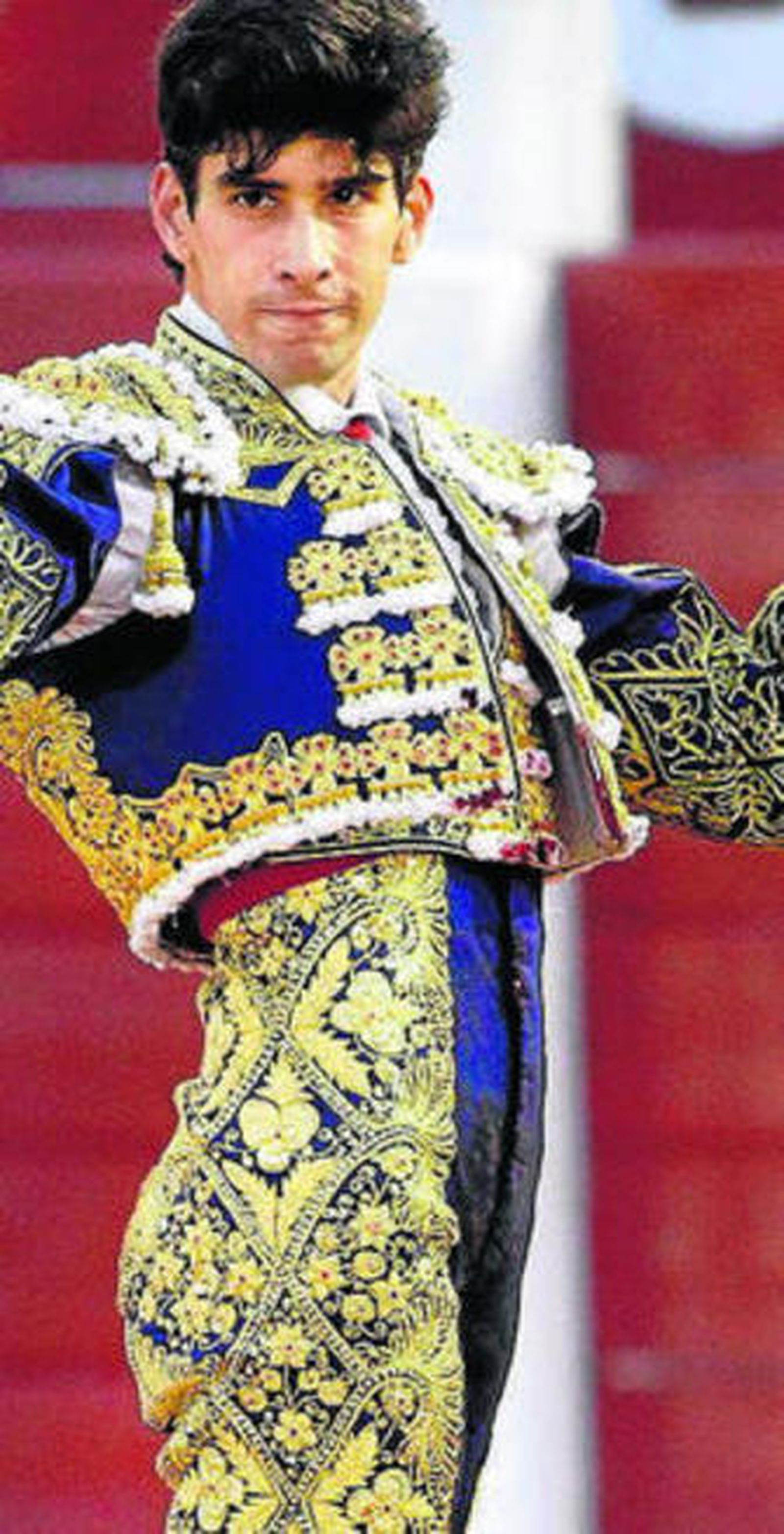 Simón cortó tres orejas en Almería.