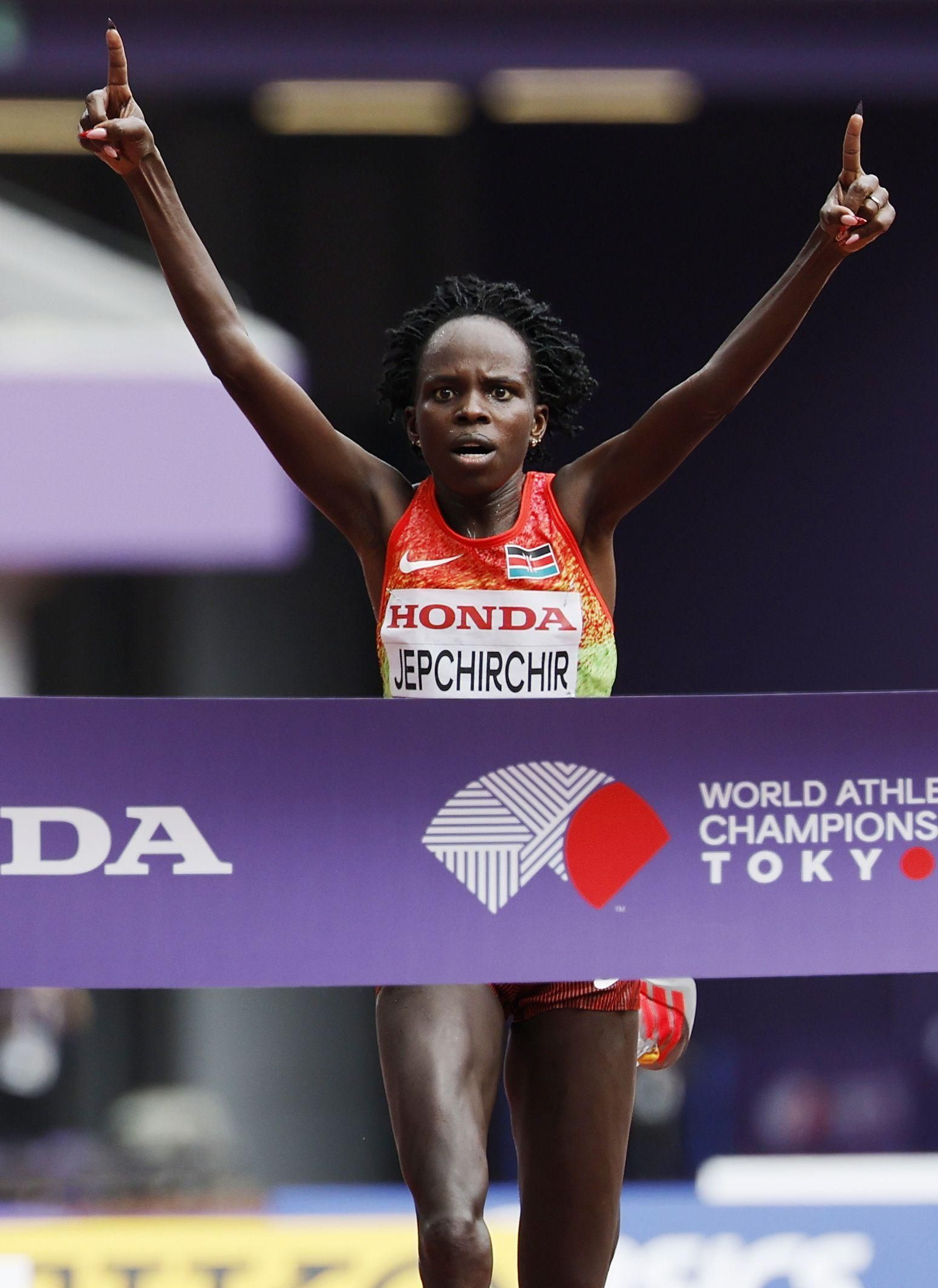 Las mejores imágenes del triunfo de Seville en 100 metros y del resto del Mundial de atletismo