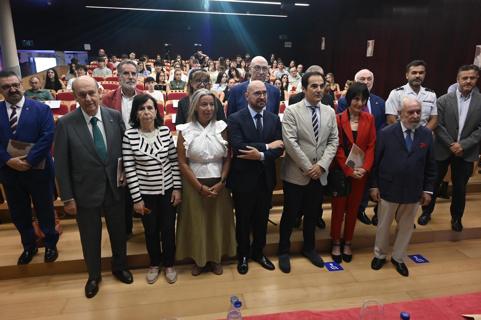 Dirigentes institucionales y ponentes del II Coloquio Consenso Constitucional y Memoria Democrática.