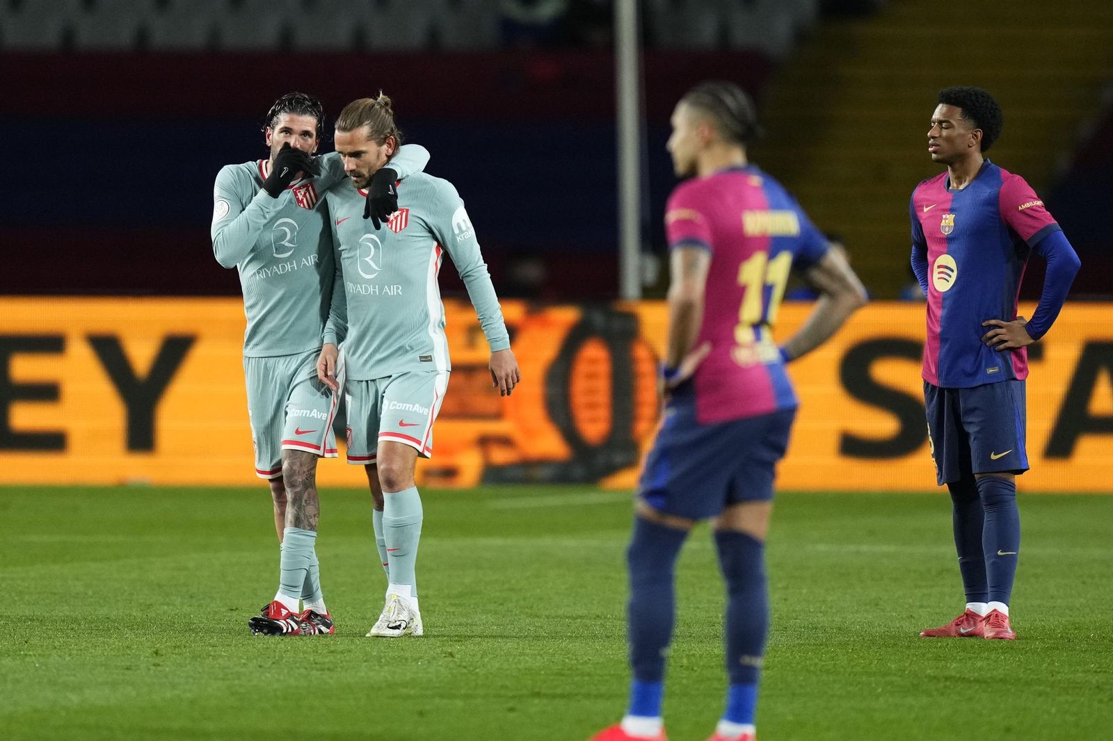 Las fotos del espectacular Barcelona - Atlético de Madrid