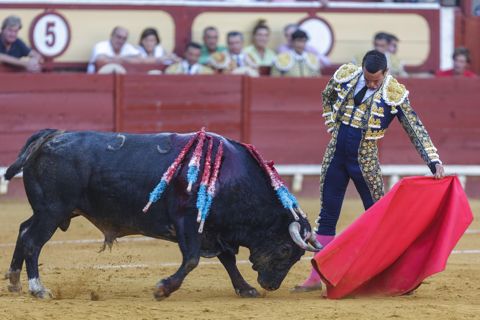 Las imágenes de la tarde de toros del domingo en El Puerto