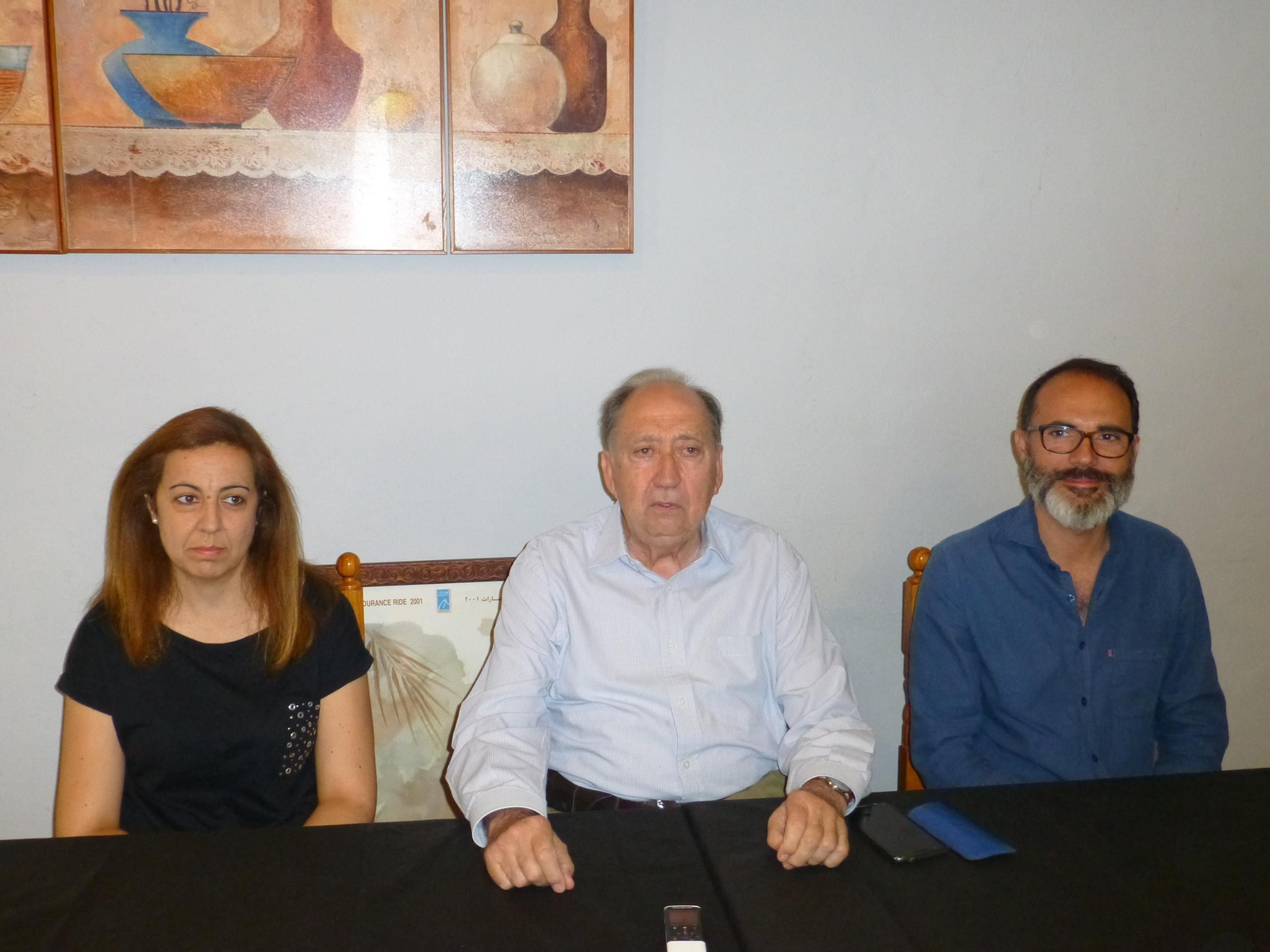 Luis Moreno, en el centro, durante la comparecencia de este miércoles.