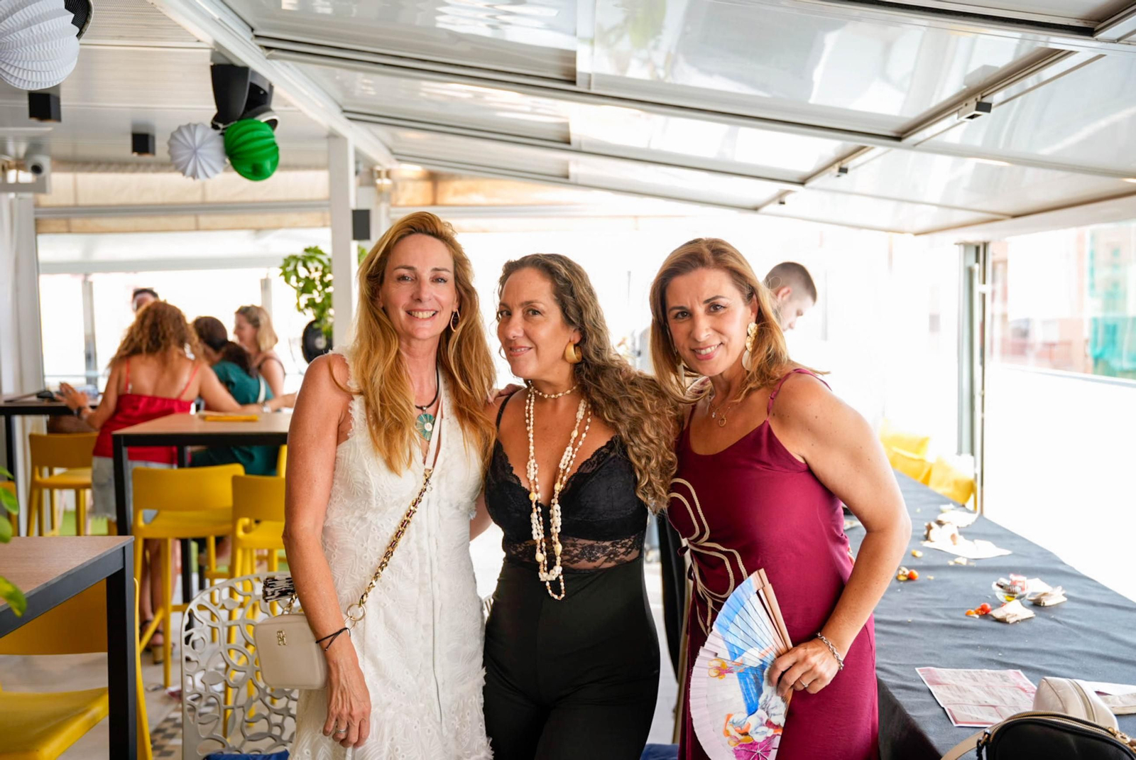 Los almerienses disfrutan del lunes en la Feria del Mediodía