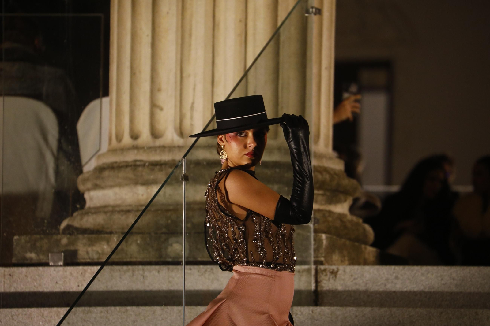 Las mejores imágenes del desfile de Mancini en el Templo Romano de Córdoba