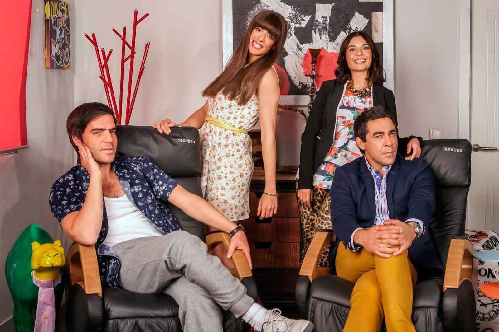 Ernesto Sevilla, Víctor Palmero, Miren Ibarguren y Pablo Chiapella en 'La que se avecina'.