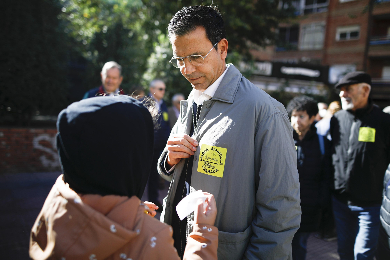 Cuenca se pega una pegatina de la Marea Amarilla