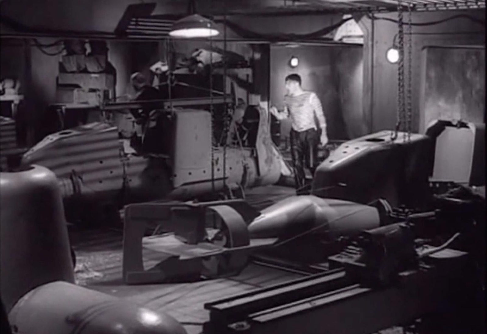 Recreación de la bodega-almacén del Olterra en la producción británica The Silent Enemy.