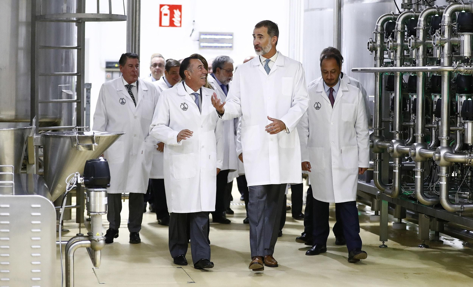 Felipe VI inaugura la nueva fábrica de Ybarra