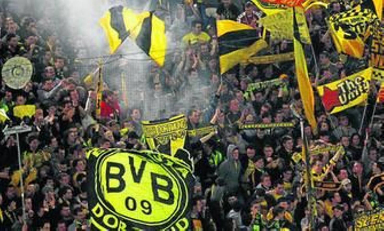 Imagen de los aficionados del Borussia Dortmund en su estadio esta temporada.