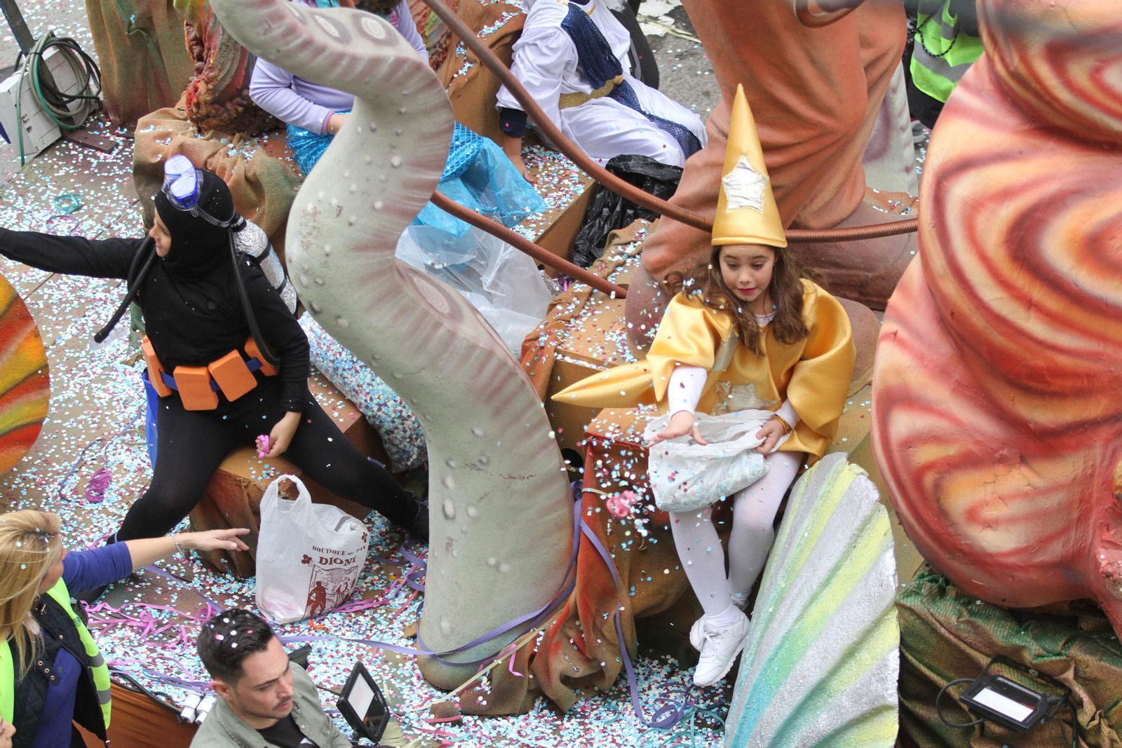 Cabalgata de los Reyes Magos 2018: Melchor, Gaspar y Baltazar adelantan su salida para llenar de ilusión las calles de Huelva