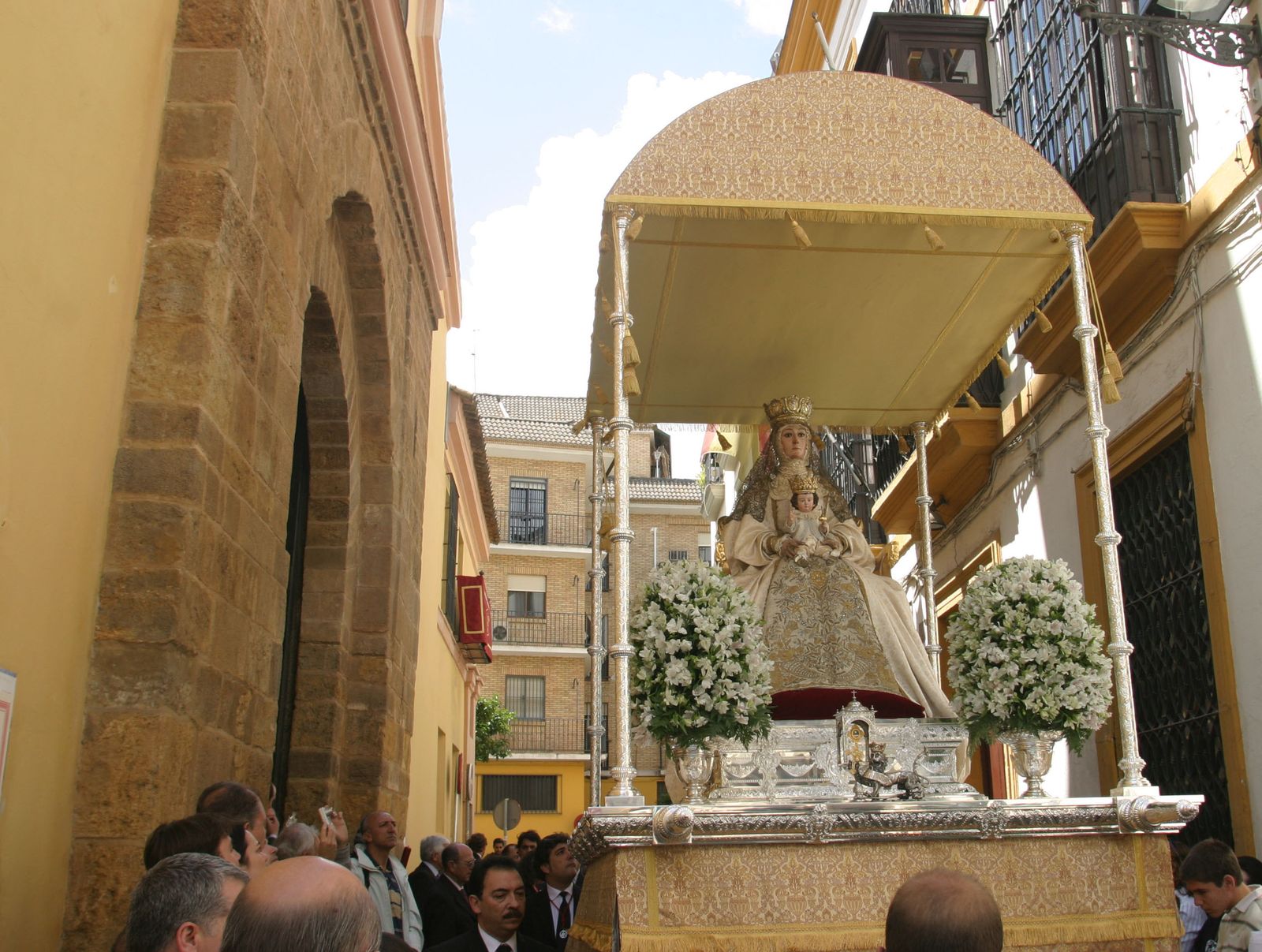 La Virgen de las Nieves durante el Corpus organizado por la Hermandad de San Isidoro.
