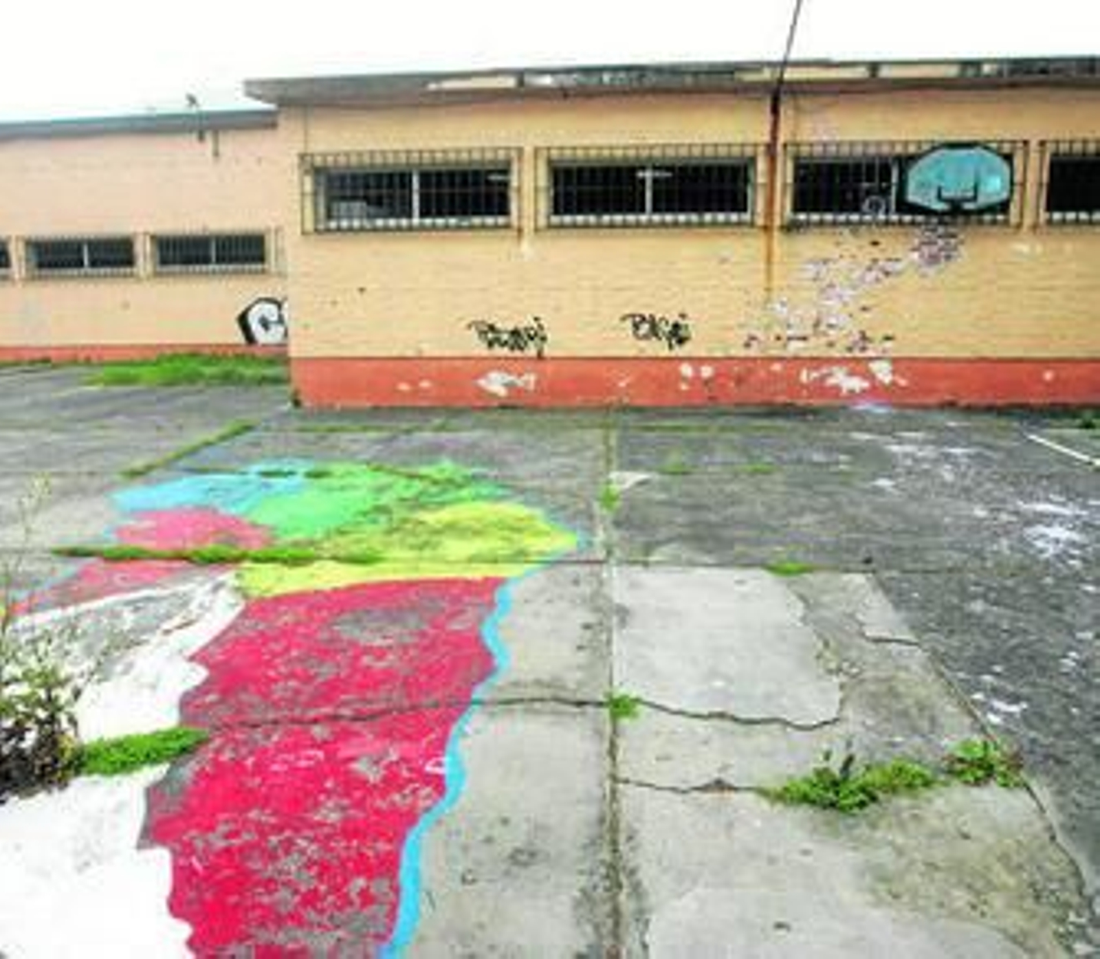 Imagen del patio del antiguo Colegio de Educación Especial Virgen de la Esperanza.