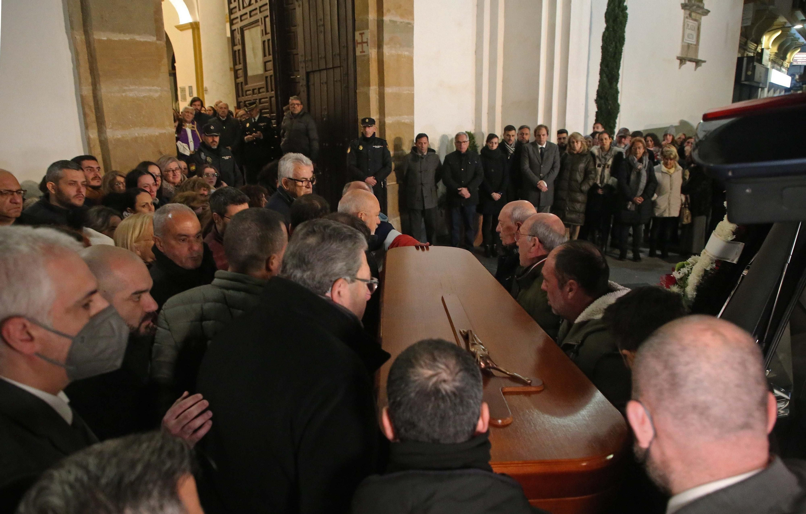 Fotos de la llegada de los restos mortales de Diego Valencia a la parroquia de La Palma en Algeciras