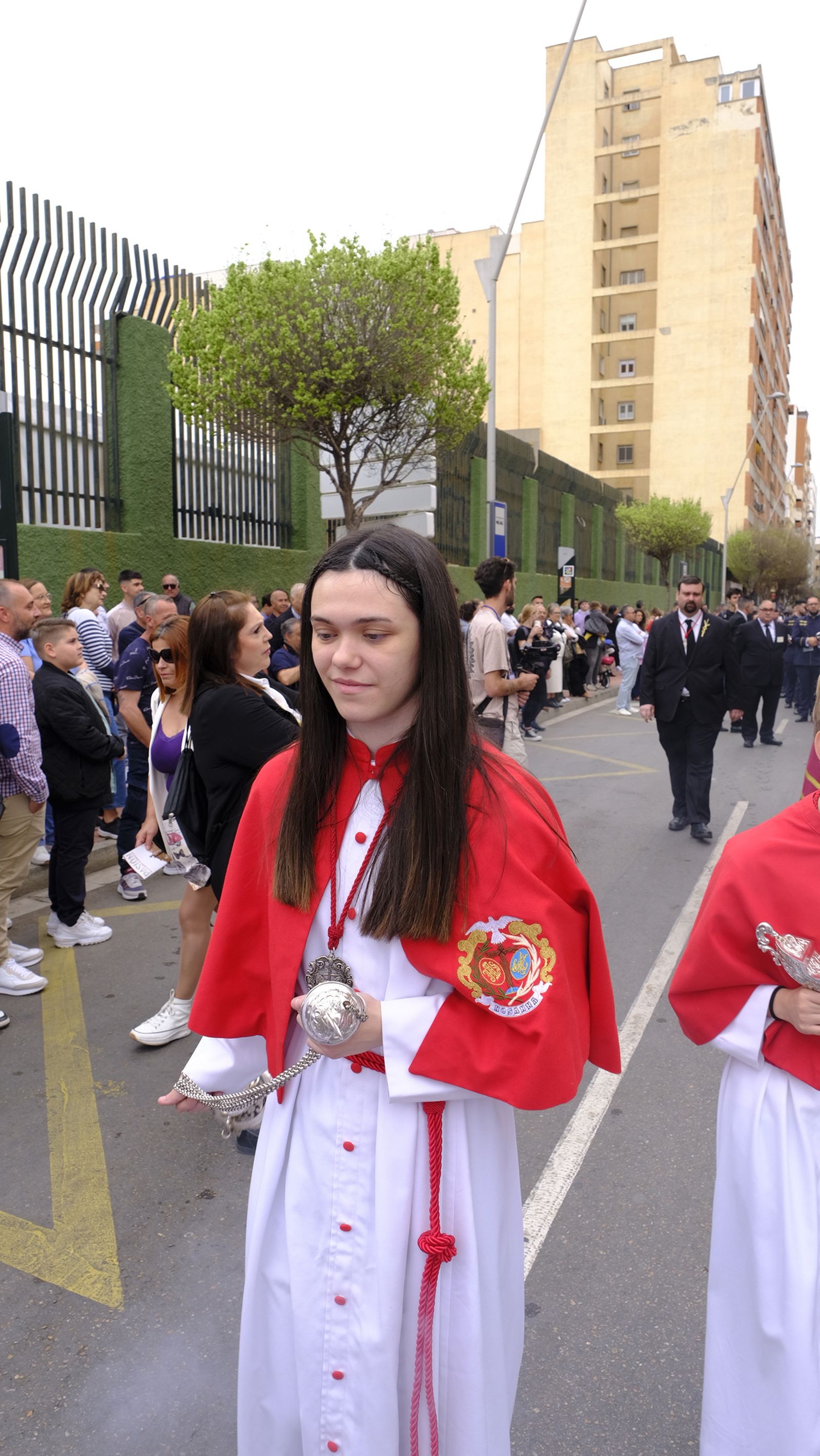La Borriquita procesiona por las calles de Almería, en imágenes