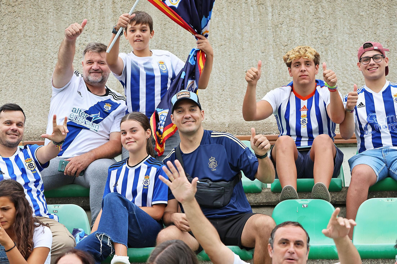 Búscate en las gradas del Betis Deportivo-Recreativo de Huelva