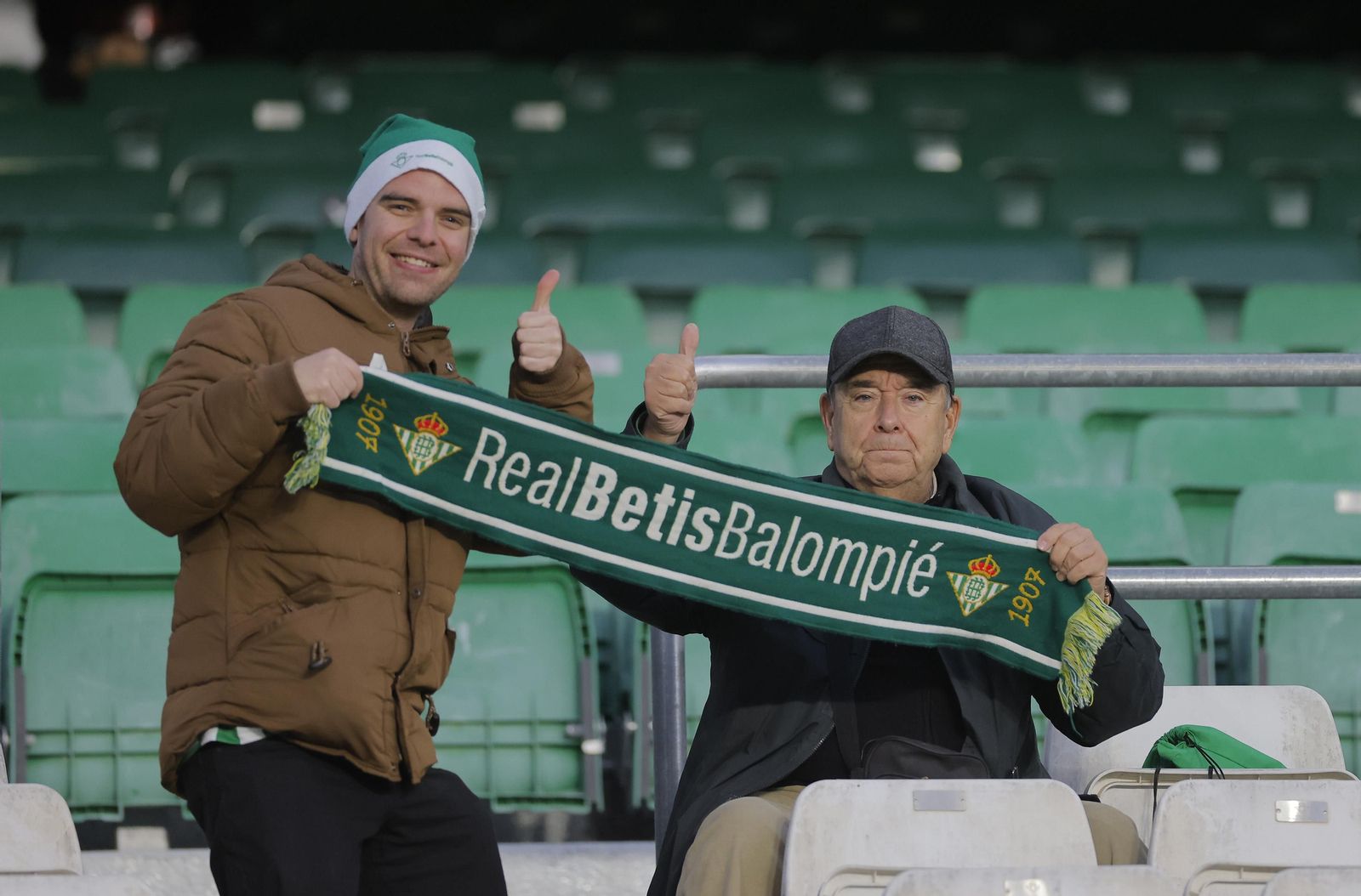 Búscate en las fotos del Betis-Girona