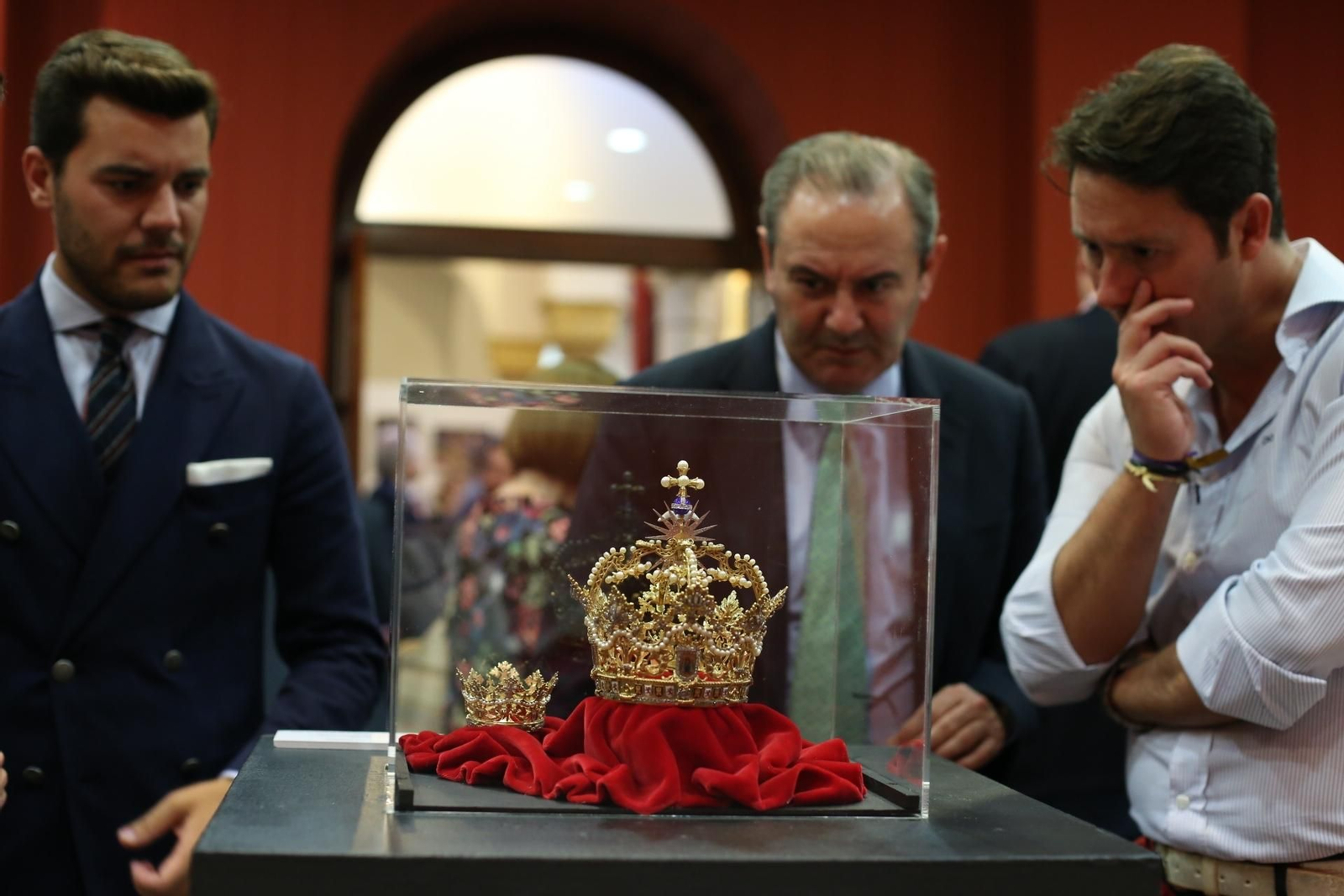 Las imágenes de la exposición de la Hermandad de Valme