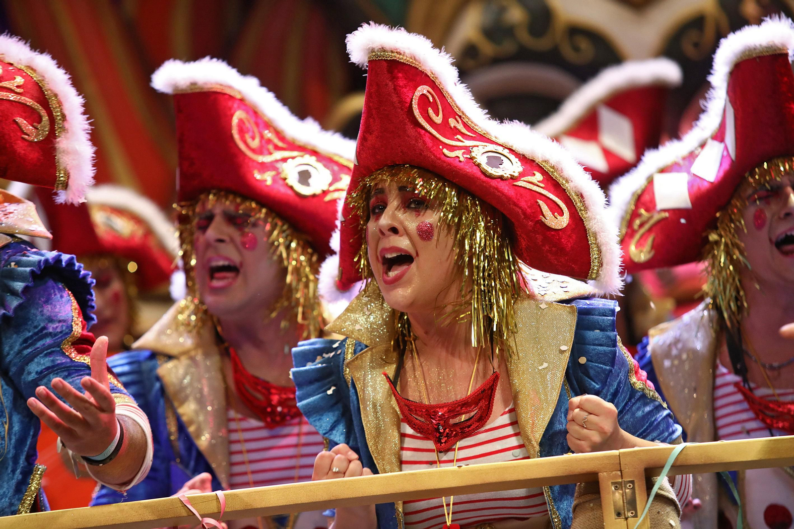 Actuación de la comparsa 'Despues de Cádiz, ni hablar'