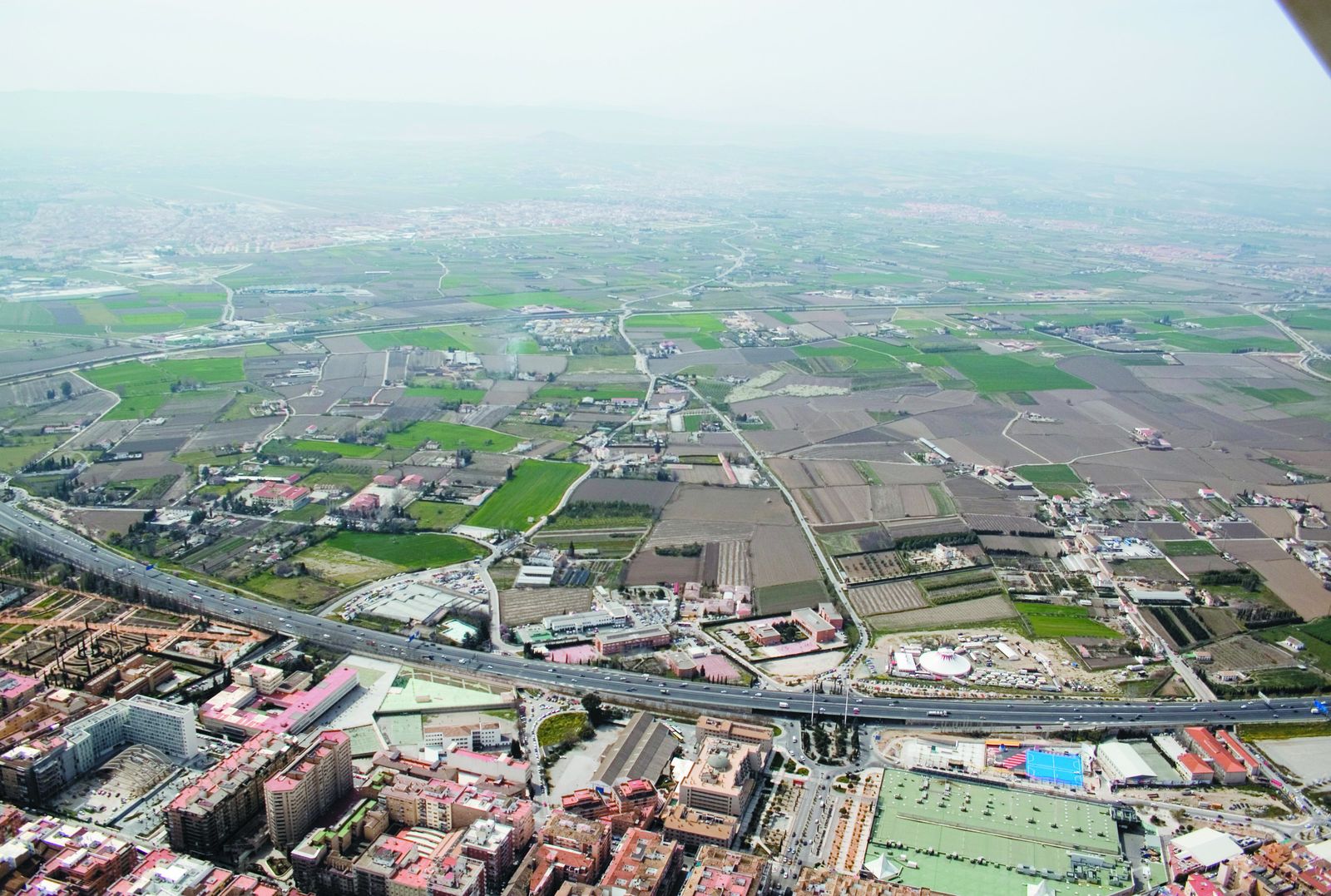 La legalización de media docena de negocios de la Vega, pendiente de una innovación al PGOU desde 2012