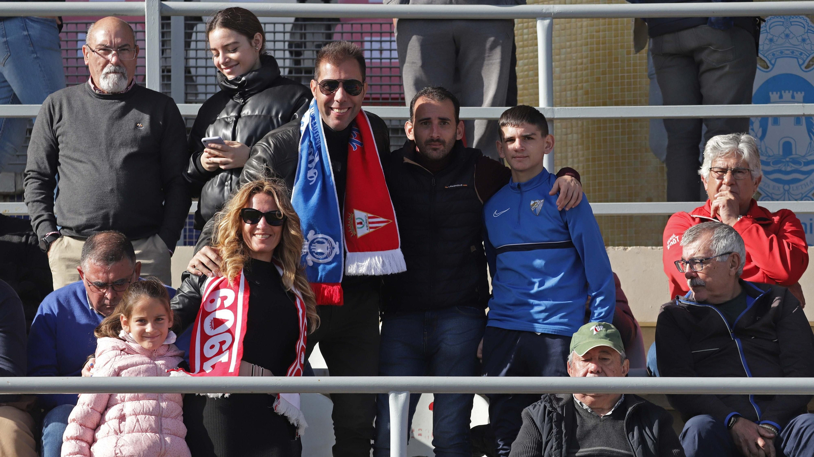 Fotos de la afición en el Nuevo Mirador
