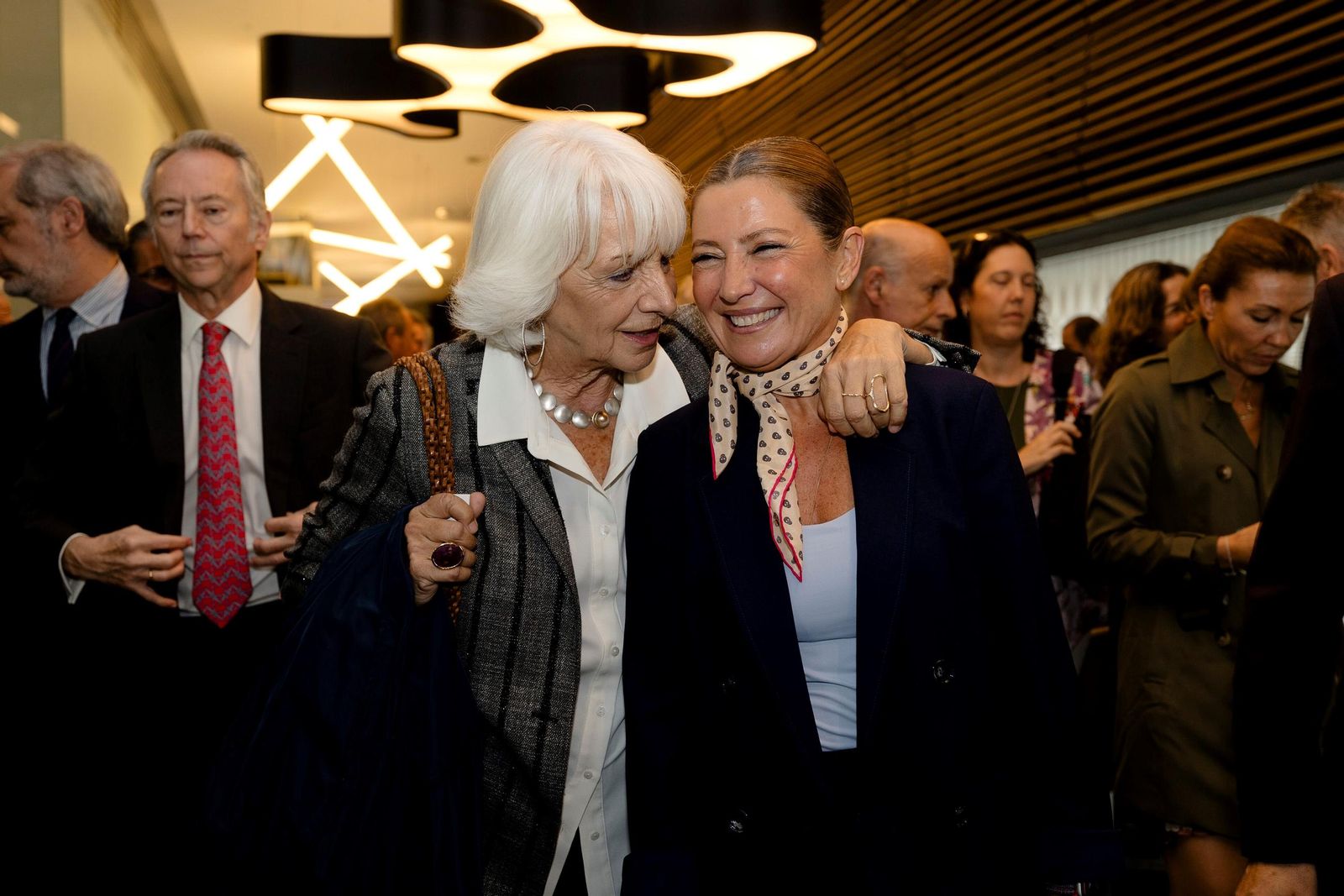 Las imágenes de la entrega del VIII Premio Federico Joly a Sara Baras en Cádiz