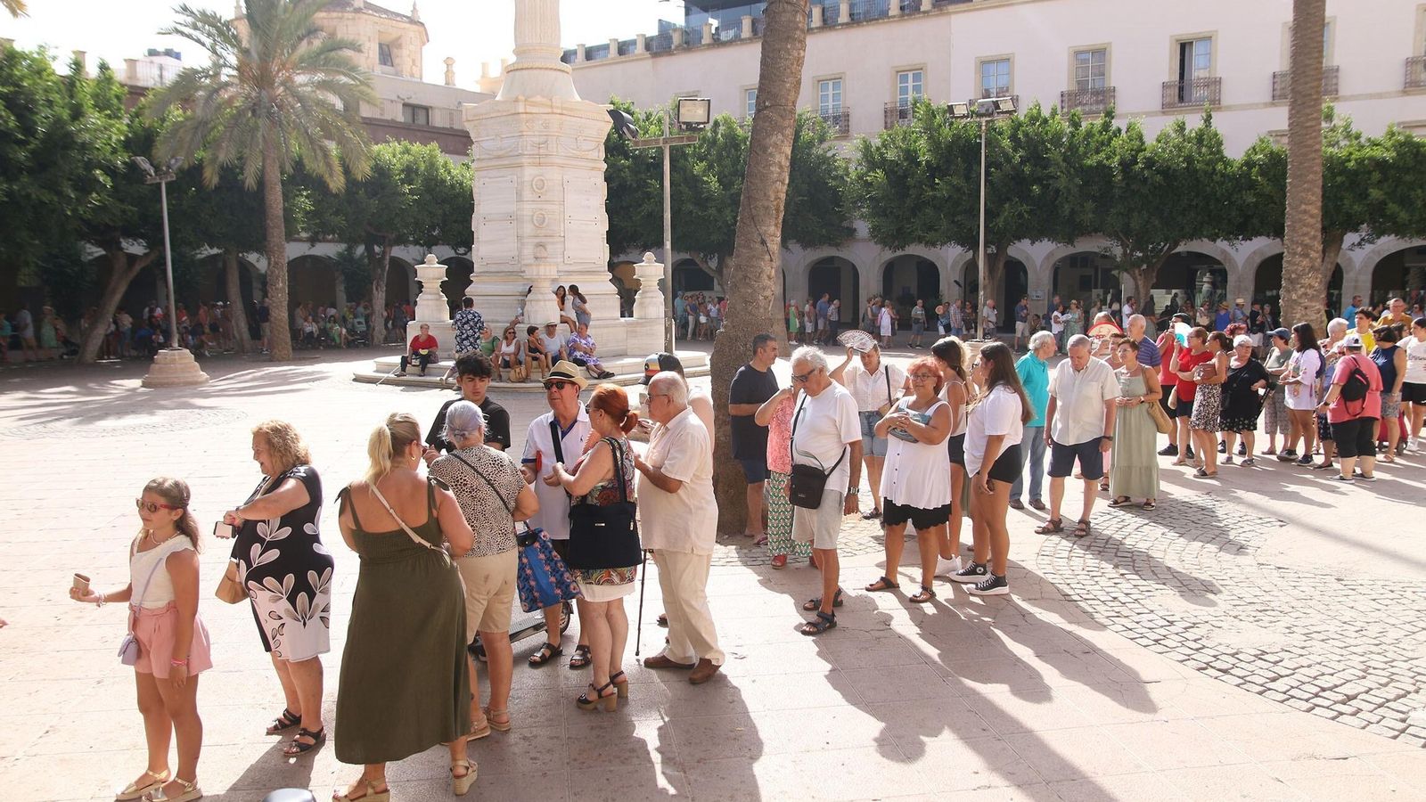 Cola para recoger los abanicos