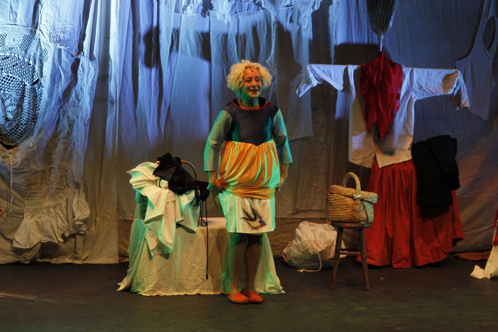 Fotogalería Festival Teatro El Ejido. Obra "El Desván de los Hermanos Grim"