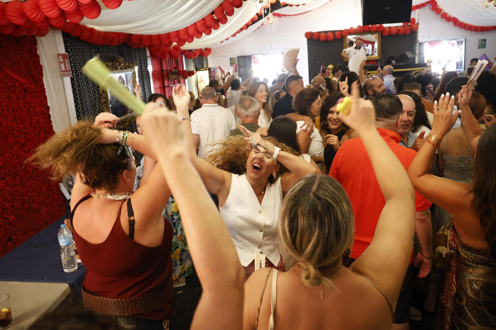 Búscate en las fotos del miercoles en la Feria de Tarifa 2025