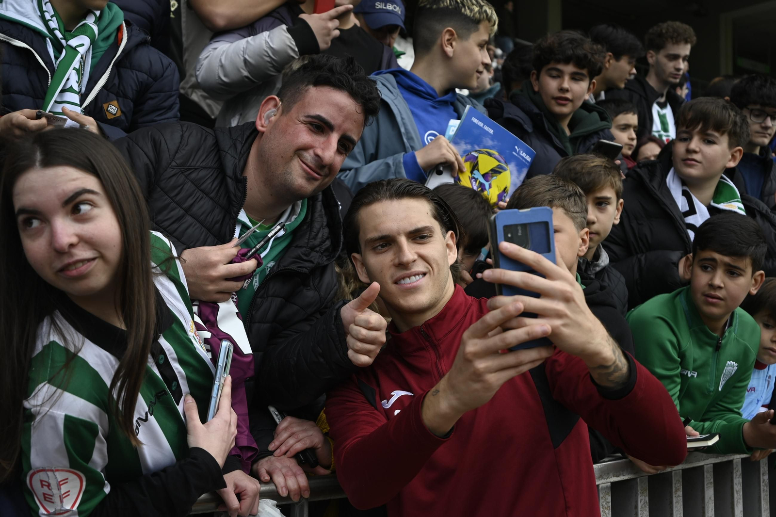 El Córdoba CF se deja querer por su afición en el Día de Andalucía