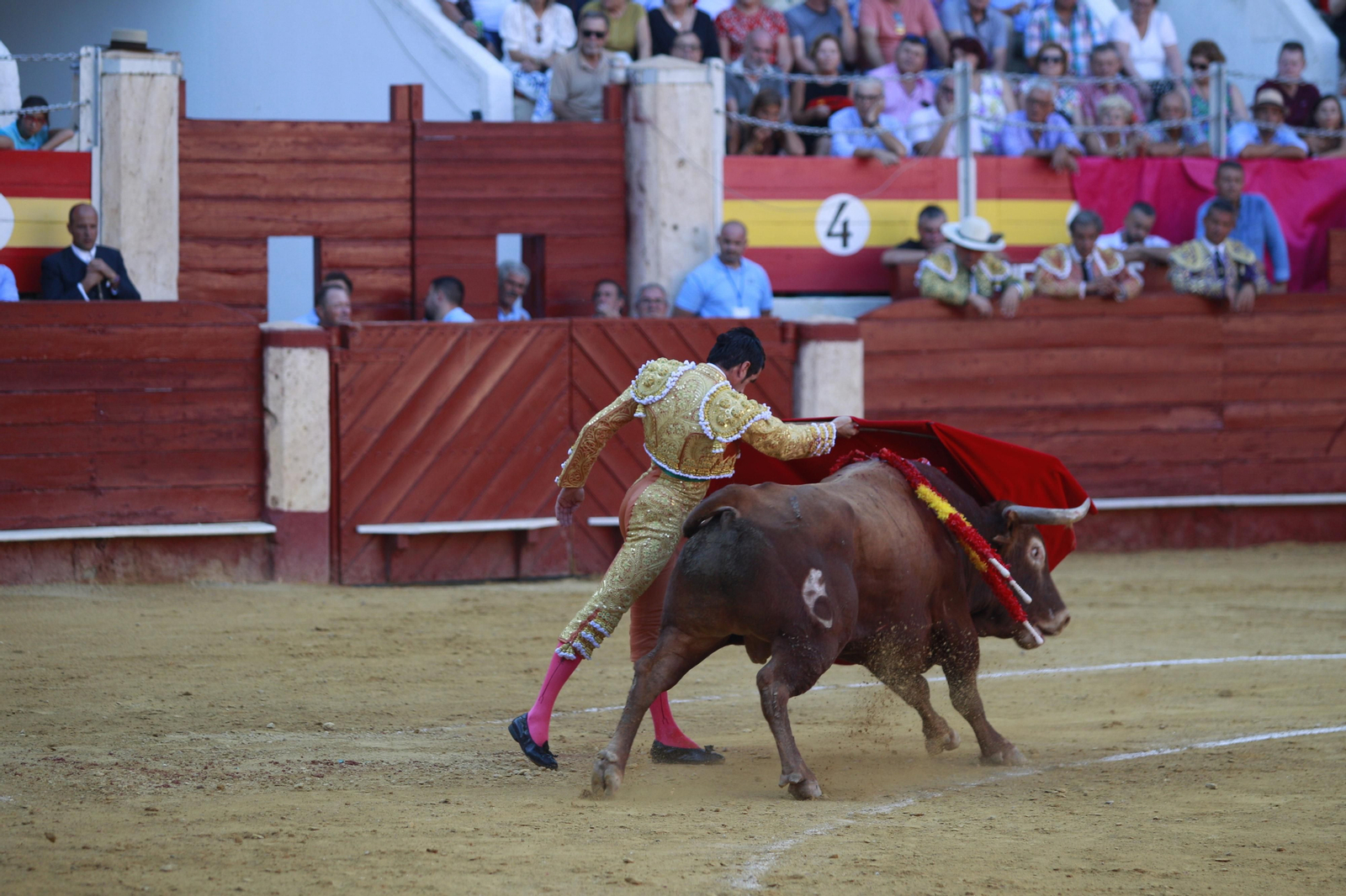 Triunfo del diestro Emilio de Justo en la Corrida de Toros de la Feria de Almería 2023