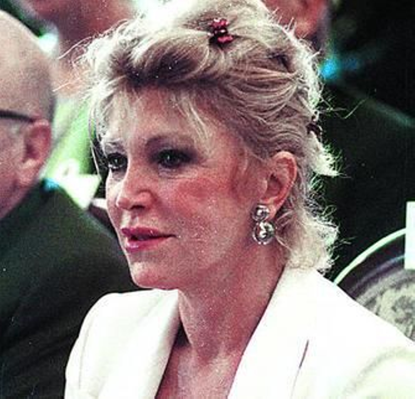 Tita Cervera sale al paso de las críticas de su propio hijo a través de un comunicado