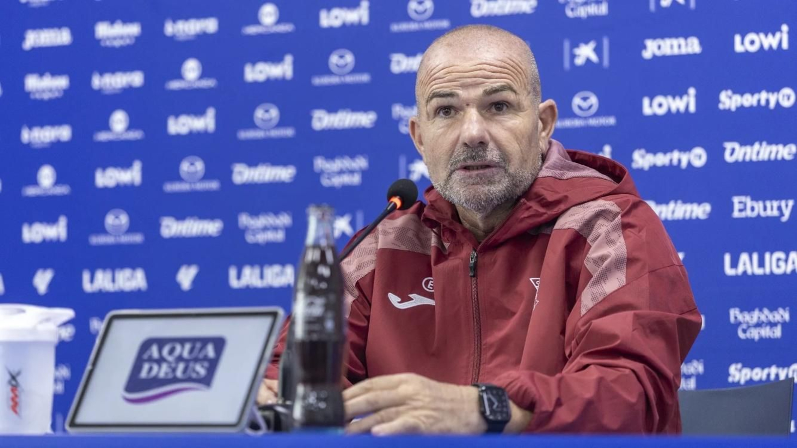 El técnico valenciano suma cuatro victorias, seis empates y cuatro derrotas en este primer tramo del curso.