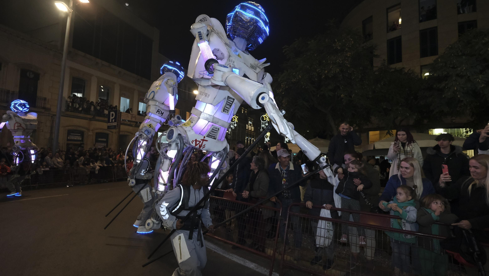 Imágenes de la Cabalgata de los Reyes Magos en Almería