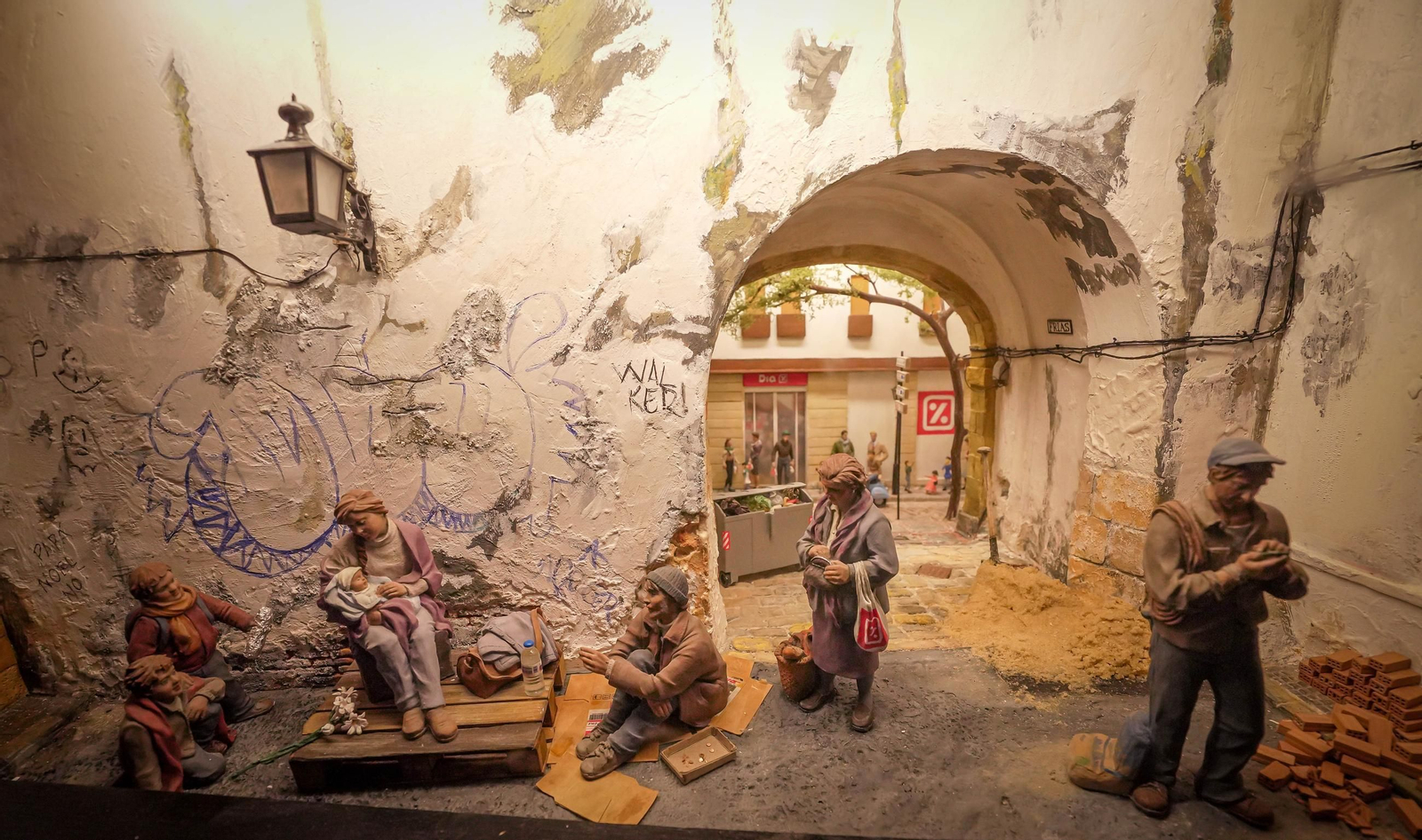 Imágenes de la exposición '50 Navidades montando el Belén' en Jerez