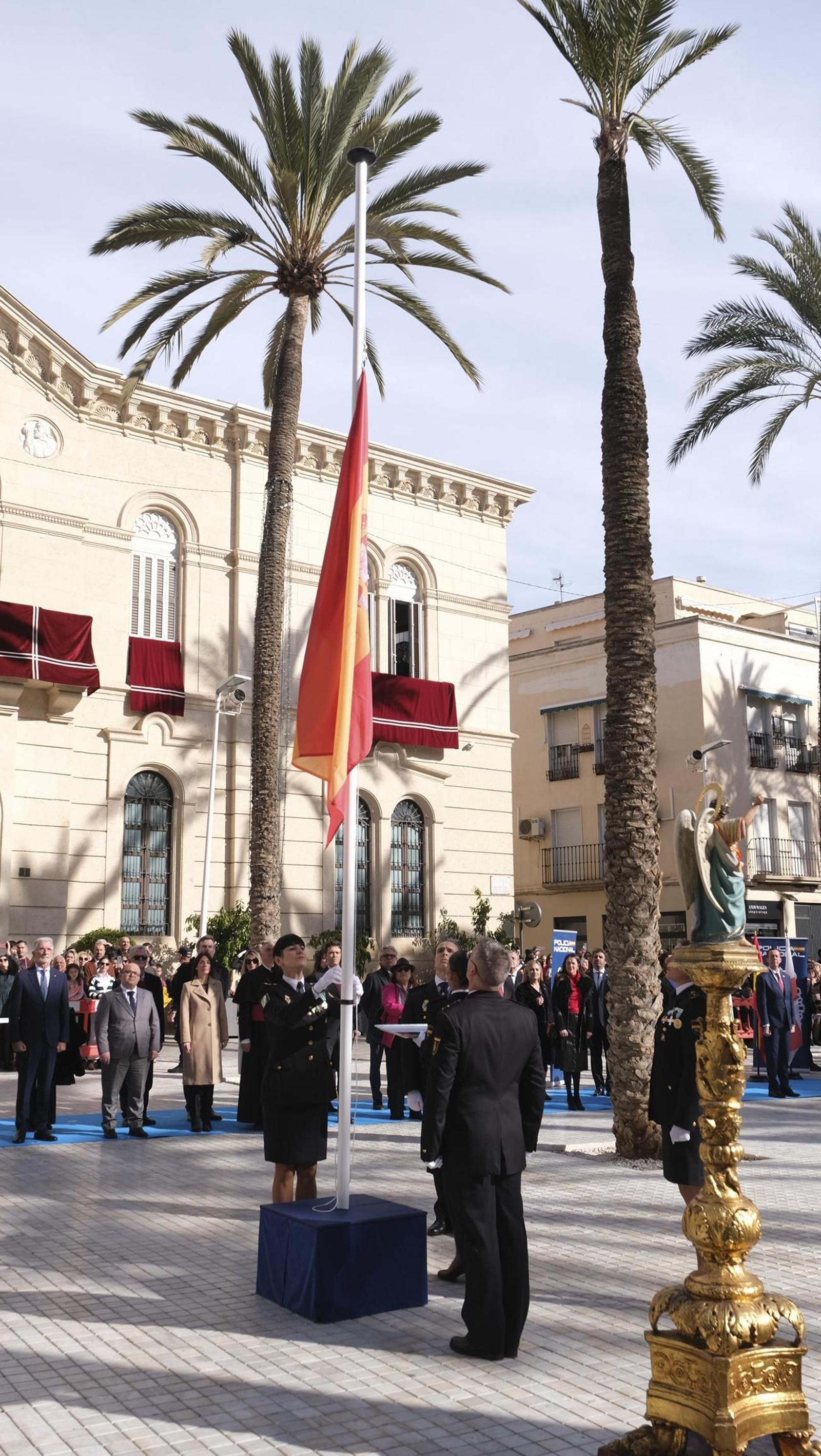 Imágenes del acto del 200 aniversario de la Policía Nacional, en Almería