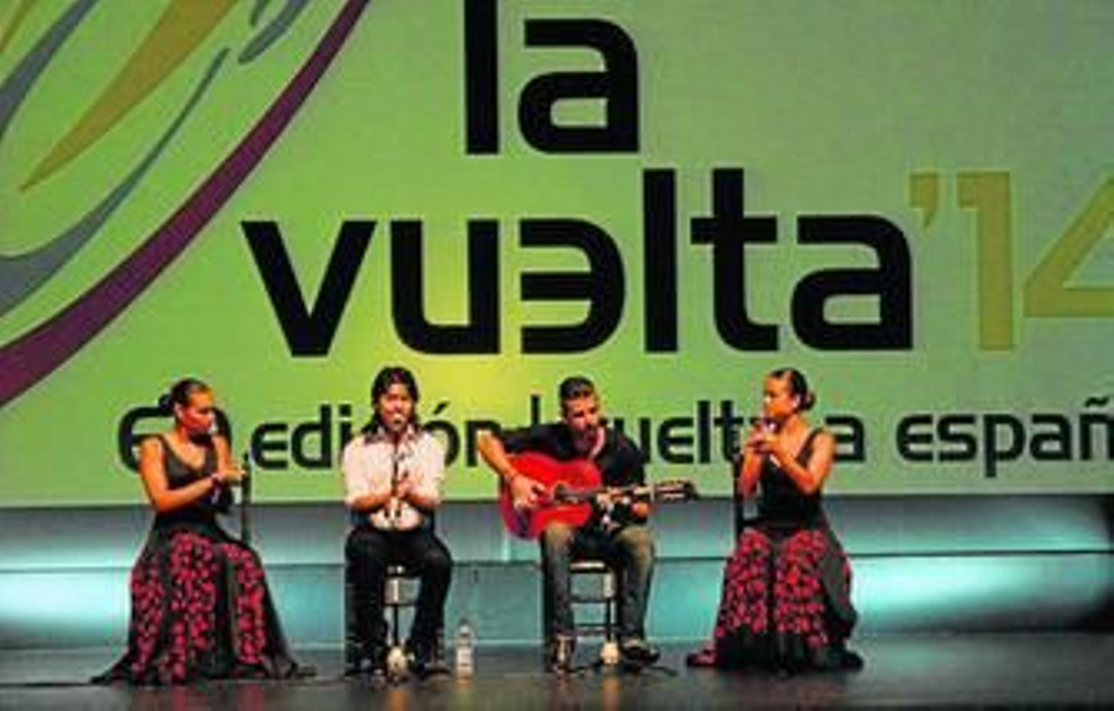 Actuación de Joaquín de Sola en la gala de presentación de la Vuelta, el verano pasado en el Teatro de las Cortes.