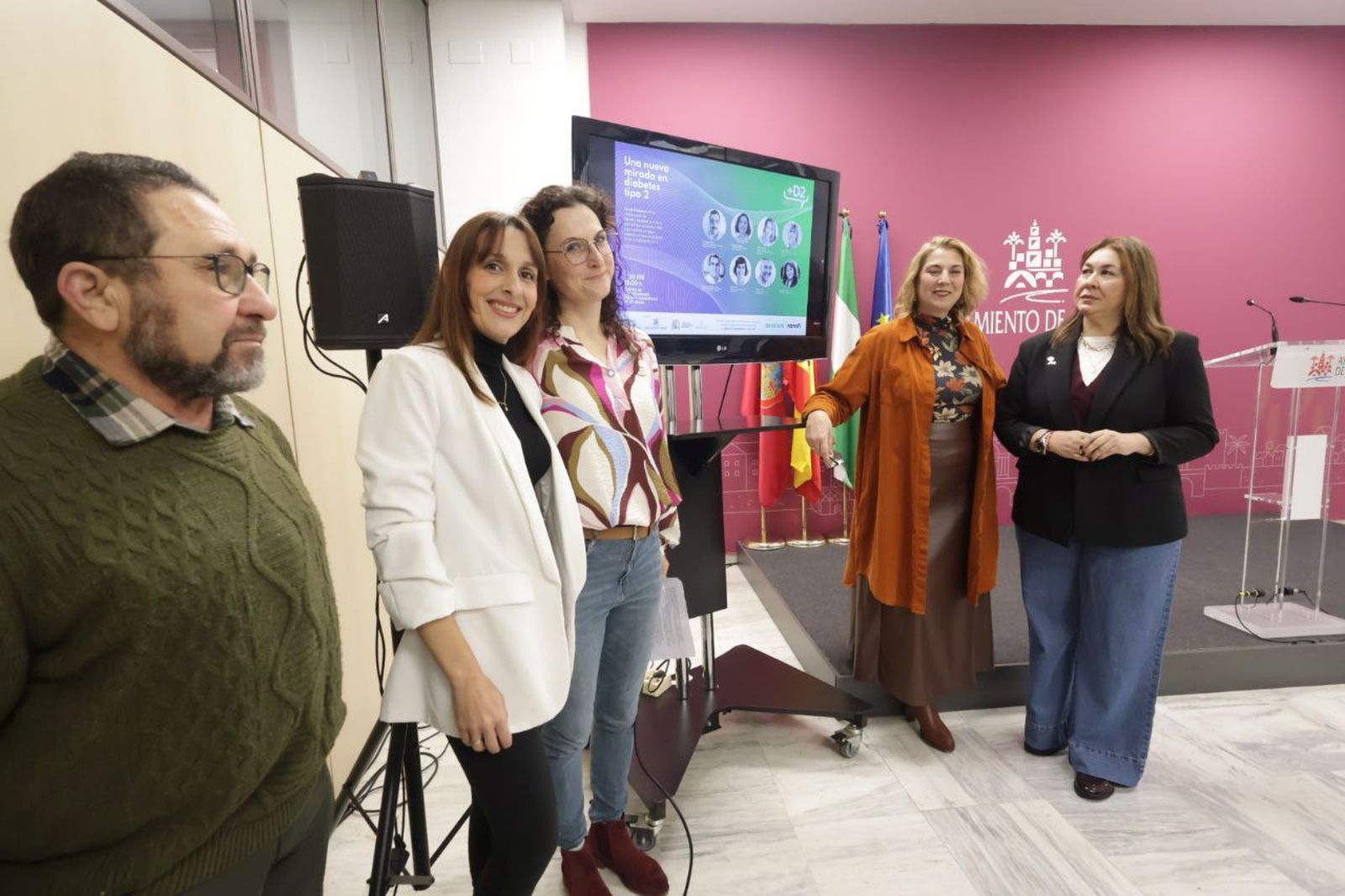 Foto de familia de la presentación del congreso