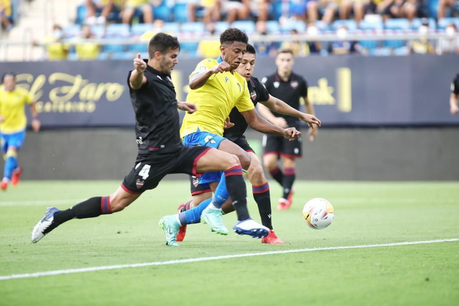 Las imágenes del Cádiz-Levante