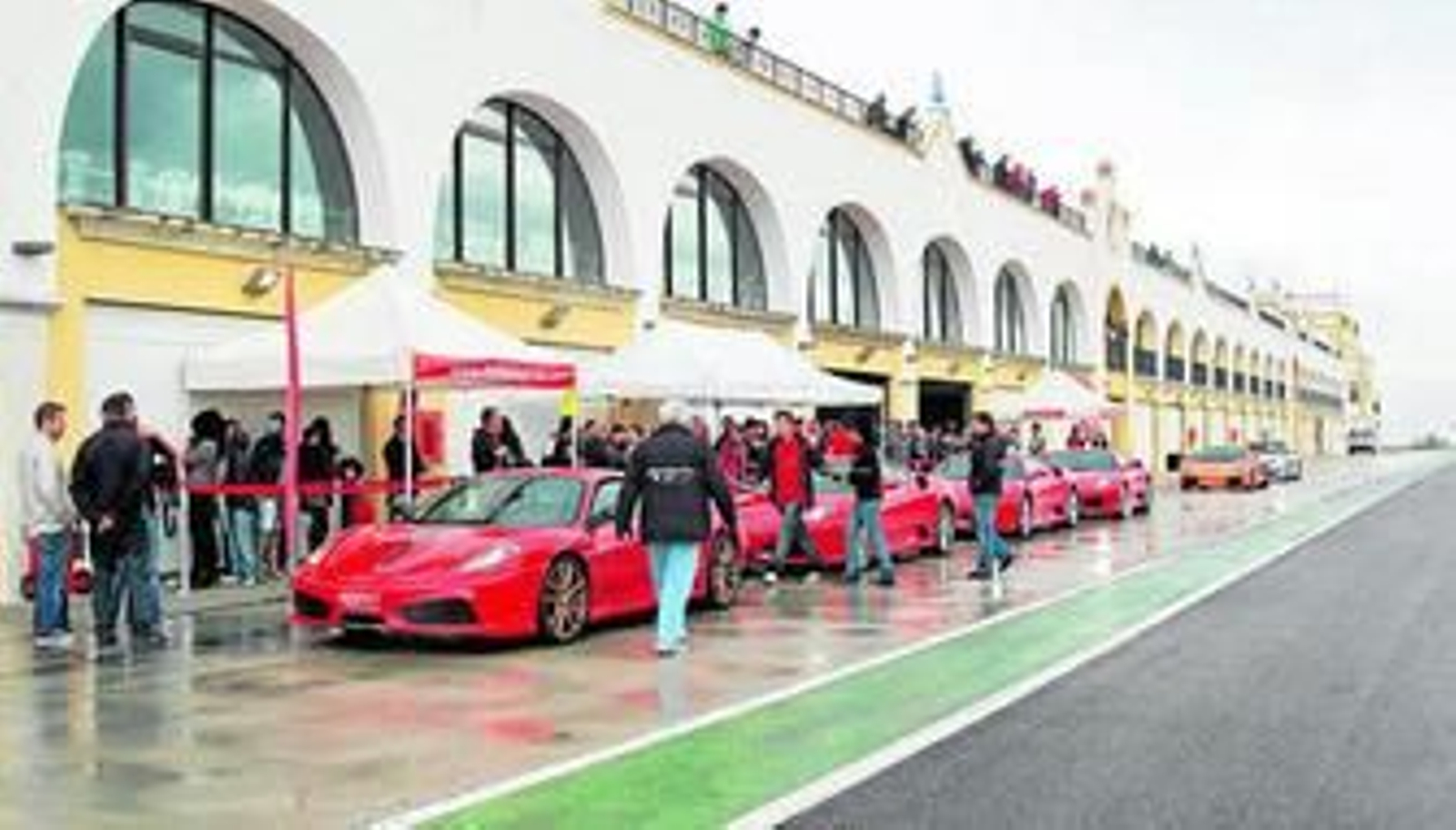 Los amantes de la velocidad y de los vehículos de lujo podrán disfrutar este sábado en Monteblanco.